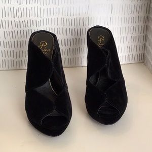 Black 9 1/2 Adrianna Papell shoes